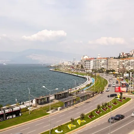 Apartman Furnished Stylish Sea View Flat In Konak *