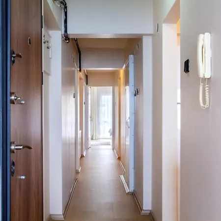 Furnished Stylish Sea View Flat In Konak Apartment
